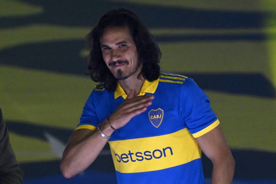 Reciben a Cavani como ídolo en Boca Juniors