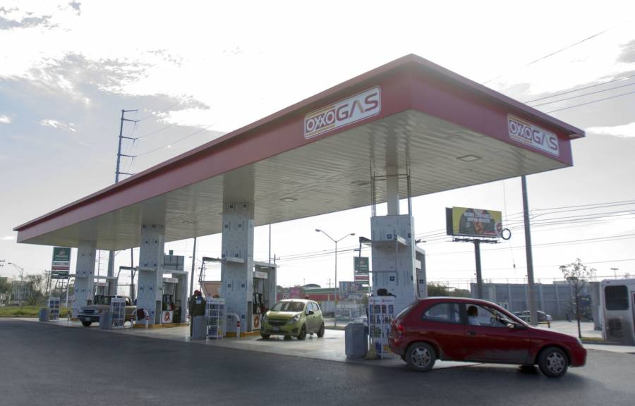 Profeco condena a Oxxo Gas y Petro Seven por ser las gasolineras más caras