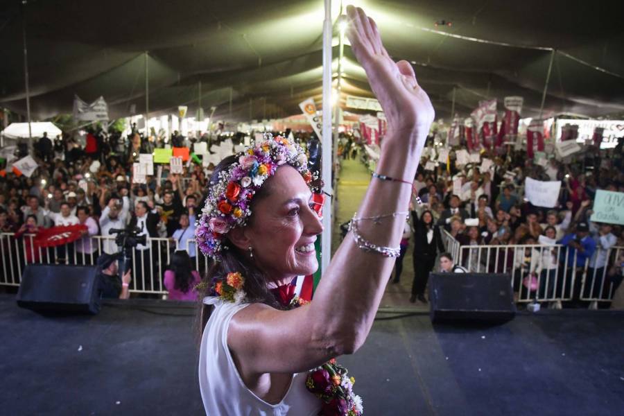 Claudia Sheinbaum responde a comparaciones con AMLO: “Es un honor estar con Obrador, jamás lo vamos a negar”