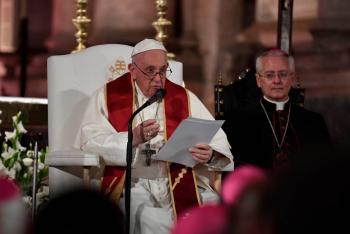 Papa Francisco se re&uacute;ne en Lisboa con v&iacute;ctimas de pederastia en la Iglesia