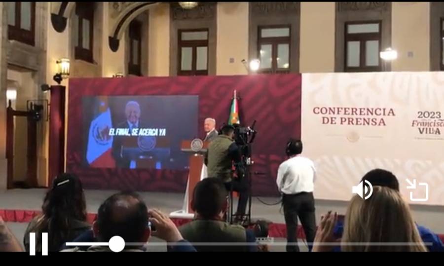 AMLO canta en mañanera con Inteligencia Artificial