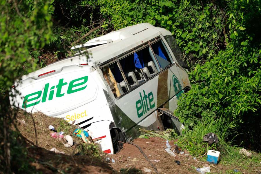 Accidente de autobús con migrantes deja al menos 18 muertos en Nayarit
