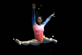 Simone Biles regresa a la gimnasia tras un par&oacute;n de casi dos a&ntilde;os