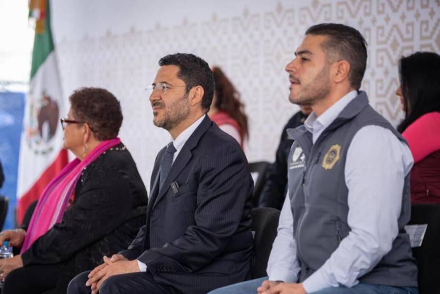 Encabeza Mart&iacute; Batres toma de protesta de Comisiones Ciudadanas de Seguridad