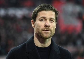 Xabi Alonso ampl&iacute;a su contrato con el Bayer Leverkusen hasta 2026