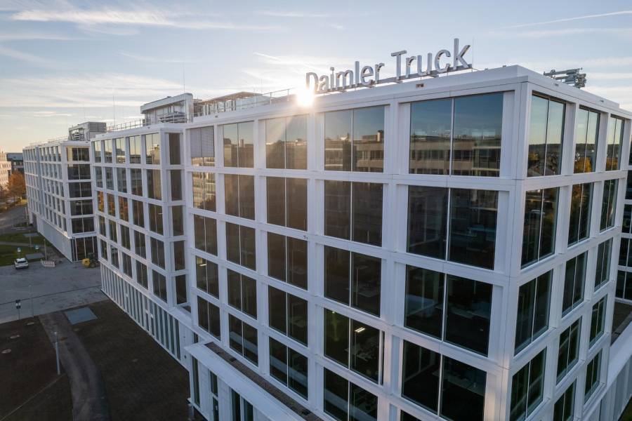 Daimler Truck Impulsa el Crecimiento y la Rentabilidad en el Segundo Trimestre de 2023