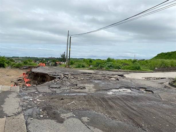 Tromba agrav&oacute; el tama&ntilde;o del socav&oacute;n en fraccionamiento Oasis, en Veracruz