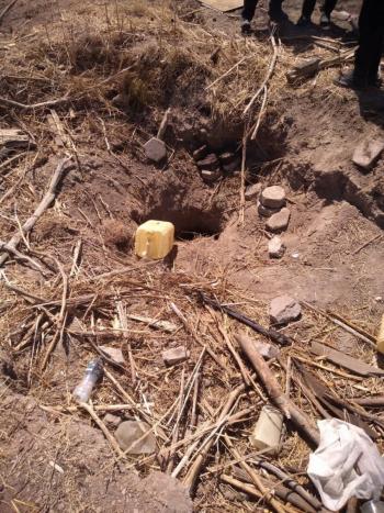 Hombre es detenido tras perforar un ducto de PEMEX