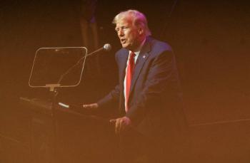 Desestiman demanda de Trump contra escritora que lo acusa de violaci&oacute;n
