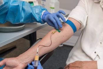 Cruz Roja de EEUU levanta restricciones a gays y bisexuales para donar sangre
