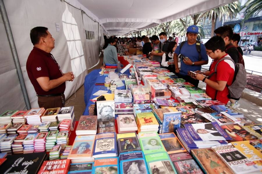 Rescata Gran Remate de Libros y Películas más de 550 mil títulos de la trituradora en 2023