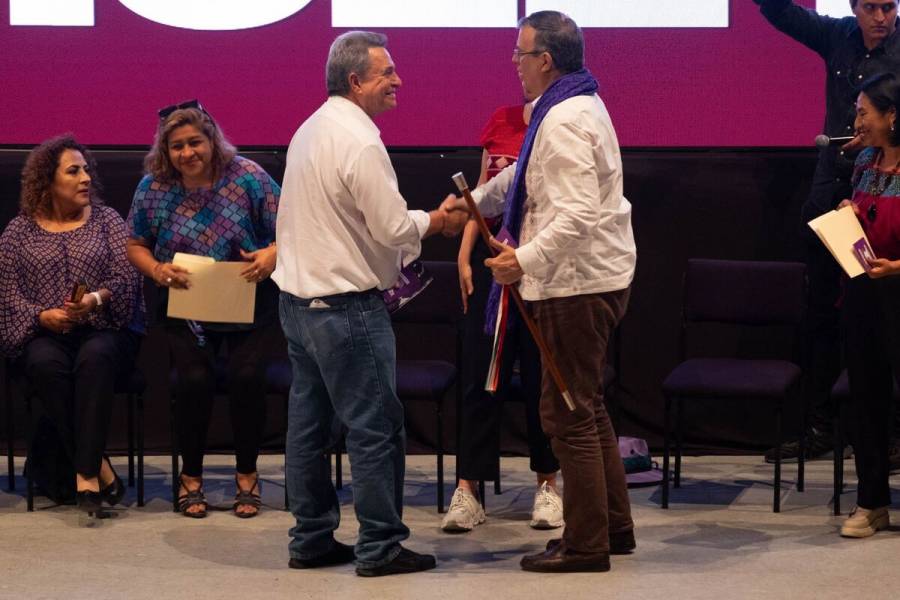 Pío López Obrador recibe en Chiapas a Marcelo Ebrard