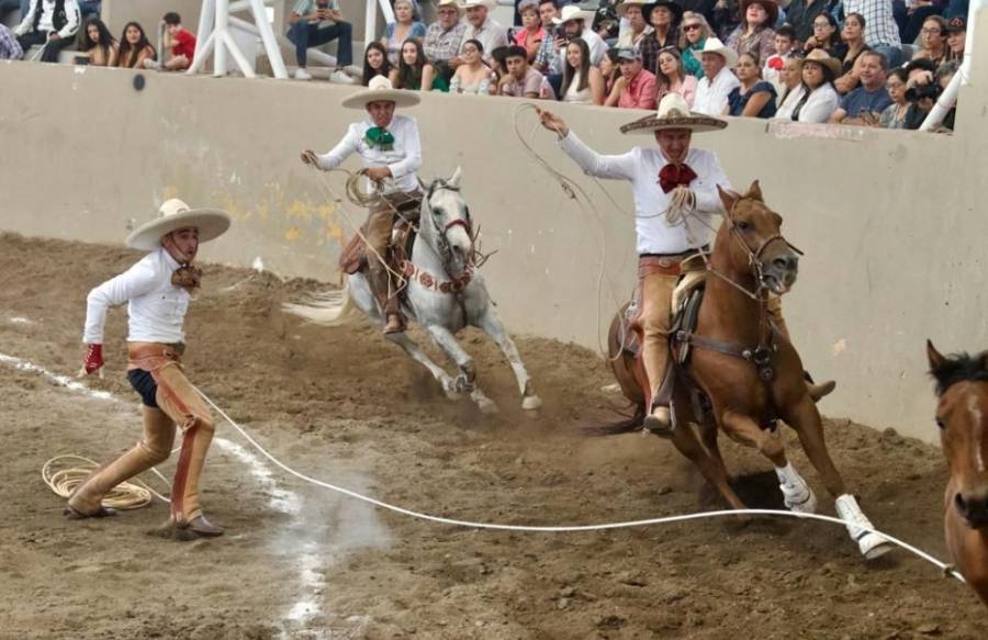 Gran espectáculo de charrería en el Lienzo Hermoso Cariño