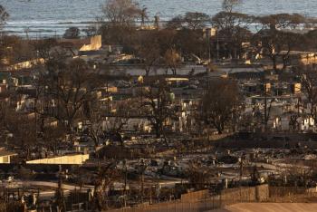 Autoridades temen aumento del balance de muertos en Haw&aacute;i, que ya roza el centenar