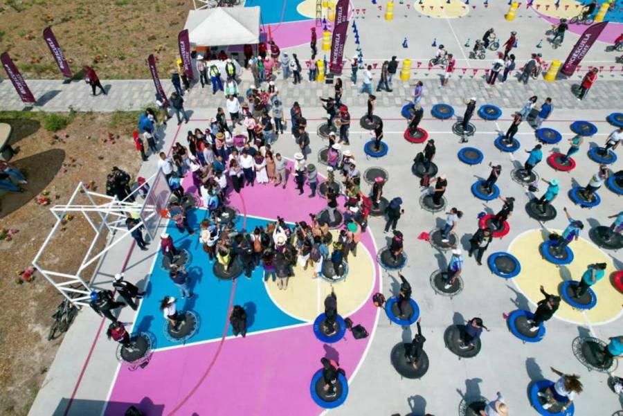 Entrega Martí Batres tercera etapa del Parque Cuitláhuac en Iztapalapa