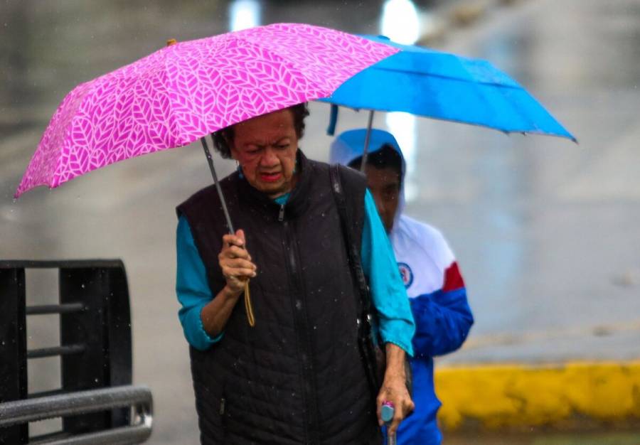 Se esperan lluvias ligeras y descenso de temperatura en CDMX este martes
