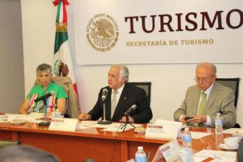 Autoridades y empresarios acuerdan trabajar en acciones que faciliten el ingreso de cruceristas a M&eacute;xico