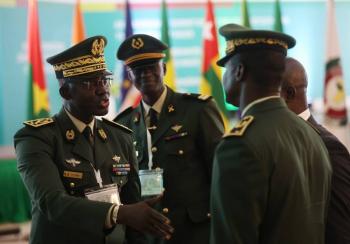 Jefes militares de &Aacute;frica occidental abordar&aacute;n crisis en N&iacute;ger jueves y viernes