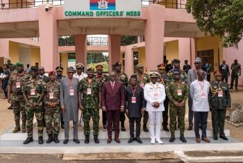 Jefes militares de &Aacute;frica occidental se re&uacute;nen para posible intervenci&oacute;n en N&iacute;ger
