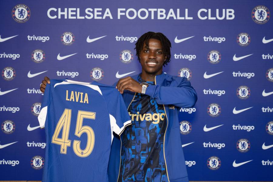 Chelsea oficializa el fichaje de Romeo Lavia