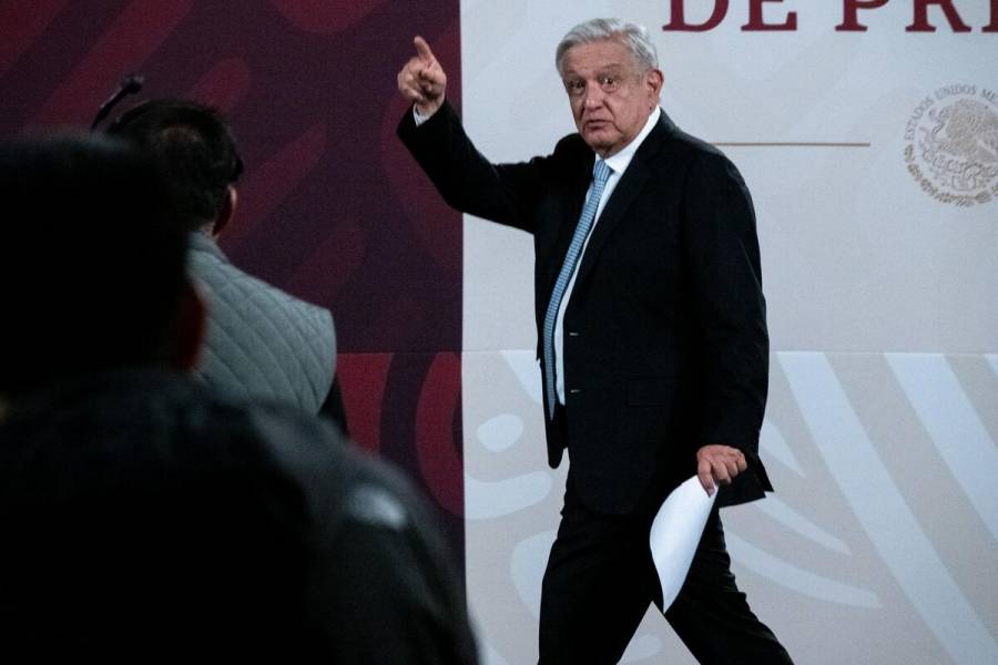 AMLO se lanza contra el TEPJF; acusa que su presidente tiene vínculos con Felipe Calderón