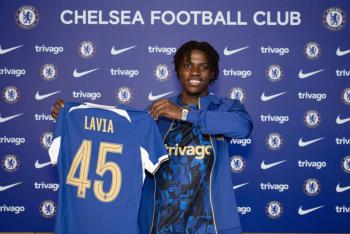 Chelsea oficializa el fichaje de Romeo Lavia
