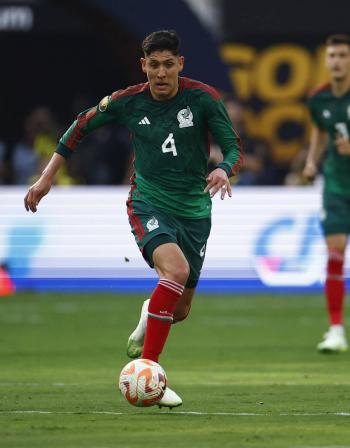 Edson &Aacute;lvarez: Forjando su propia trayectoria en el West Ham United