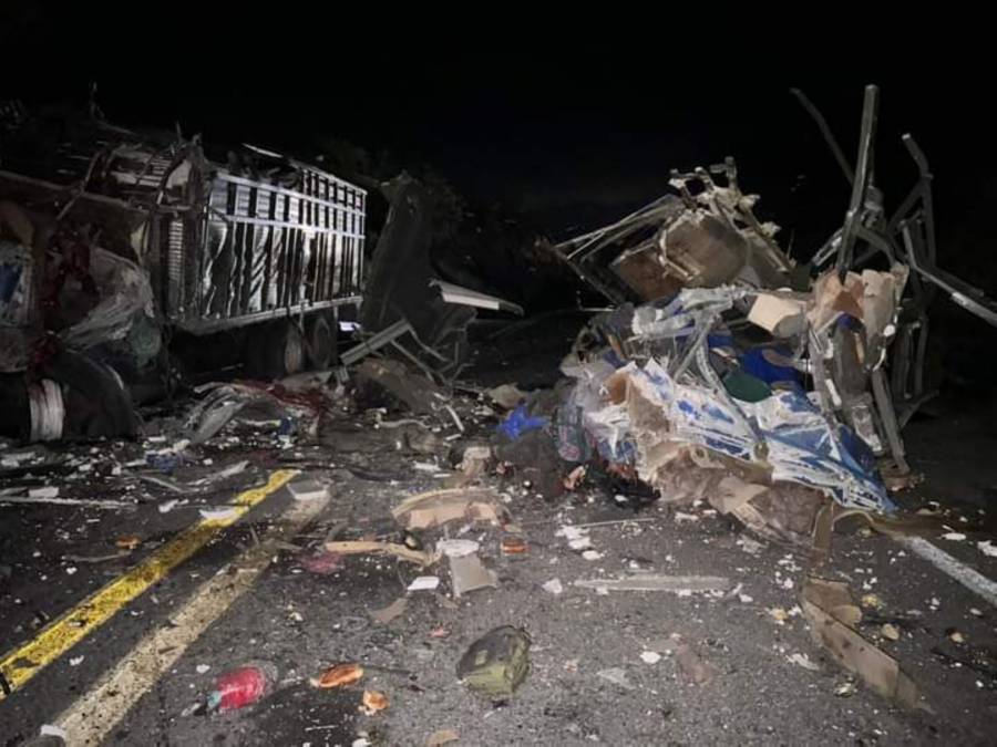 Tragedia en la Carretera Puebla-Oaxaca: 16 personas fallecidas y 36 heridos en choque