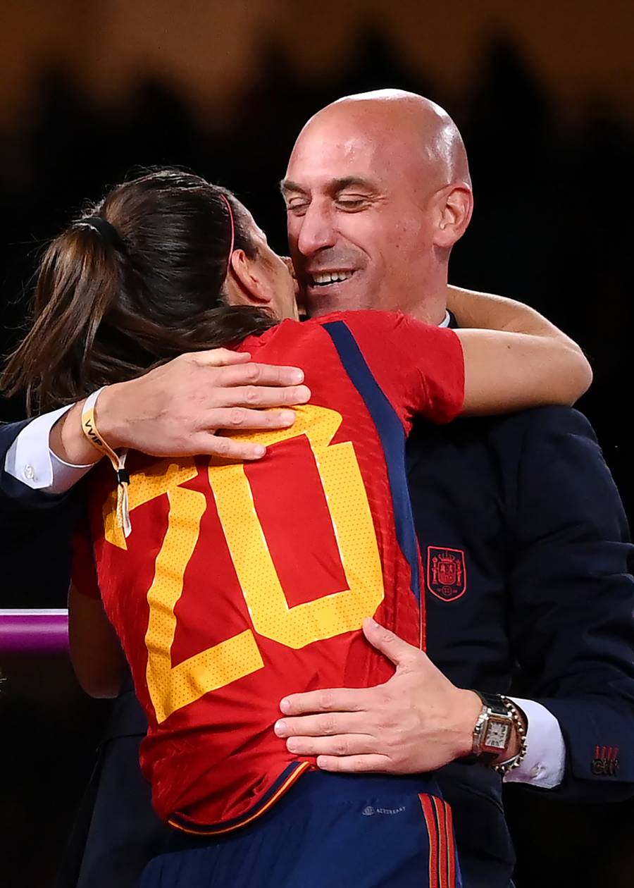 Karlheinz Rummenigge cosider&oacute; “normal” el beso del presidente de la Federaci&oacute;n Espa&ntilde;ola de Futbol a la jugadora Jenni Hermoso