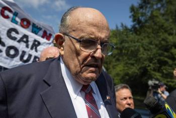 Giuliani, exabogado de Trump, denuncia una 