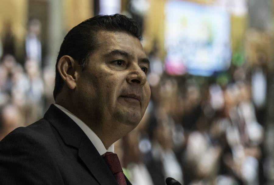 Alejandro Armenta acusa al ministro Aguilar de pretender un golpe de Estado contra AMLO