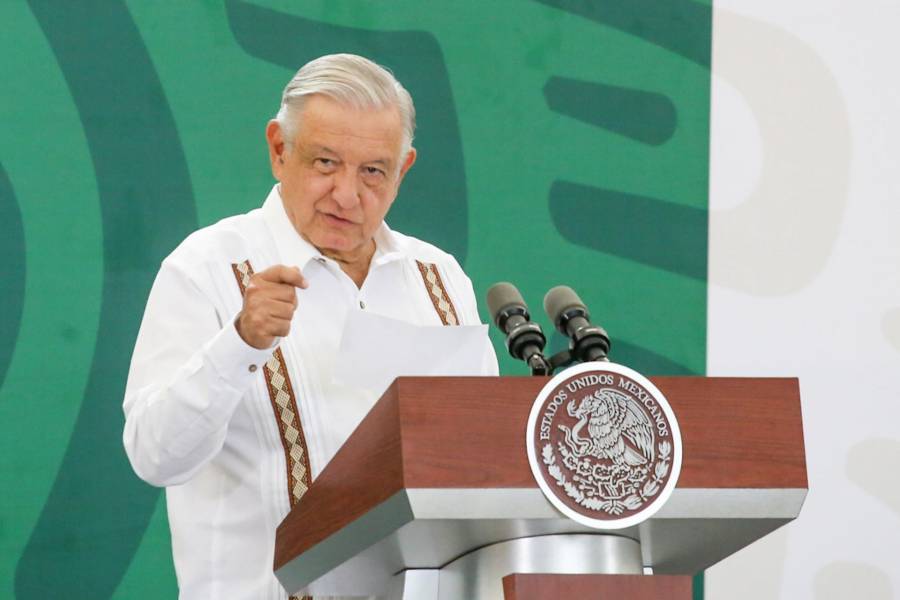 “Libros de texto se distribuirán, quieran o no”: AMLO