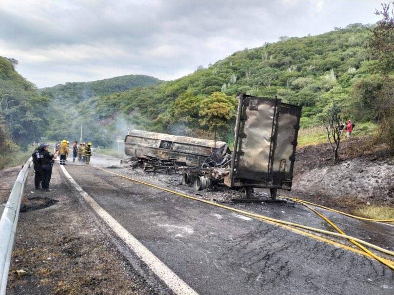 Accidente con Pipa de gas LP  deja al menos ocho muertos en Guerrero
