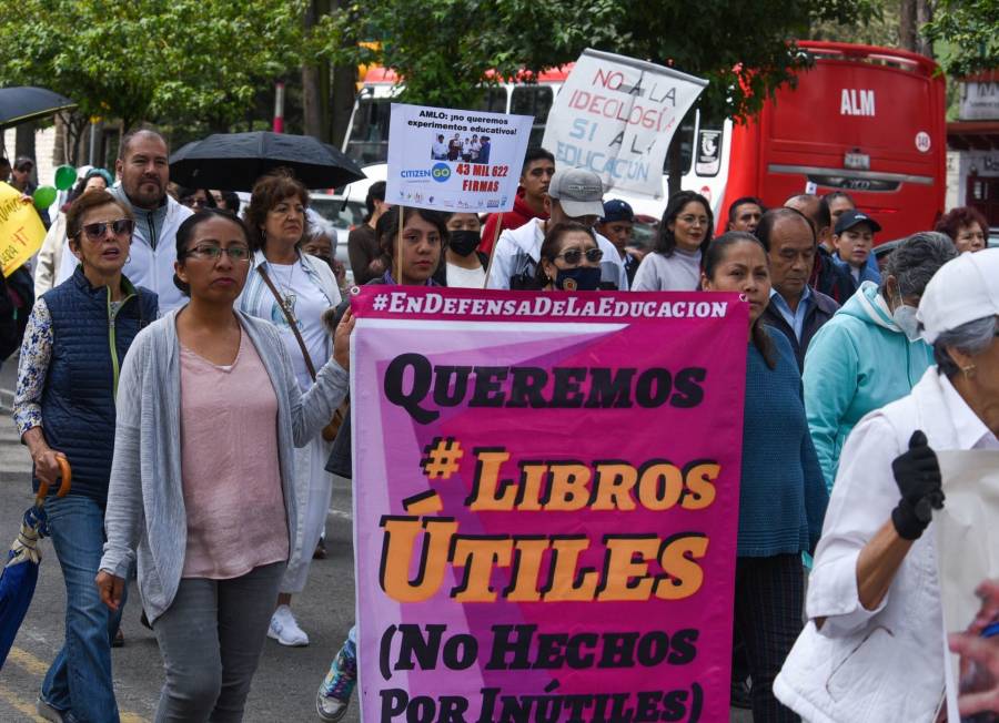 En Guanajuato entregan libros de texto pese a marchas de padres de familia