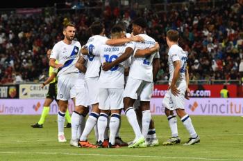 Inter gana en Cagliari y se une al grupo de líderes de la Serie A