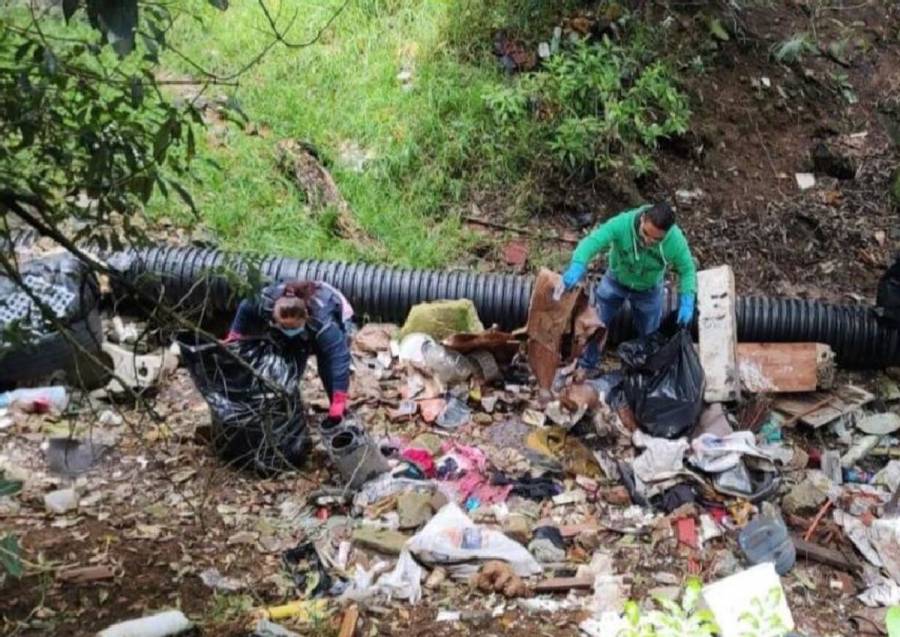 Cuajimalpa extrae 4 toneladas de residuos en limpieza de Barranca ‘Moneruco’