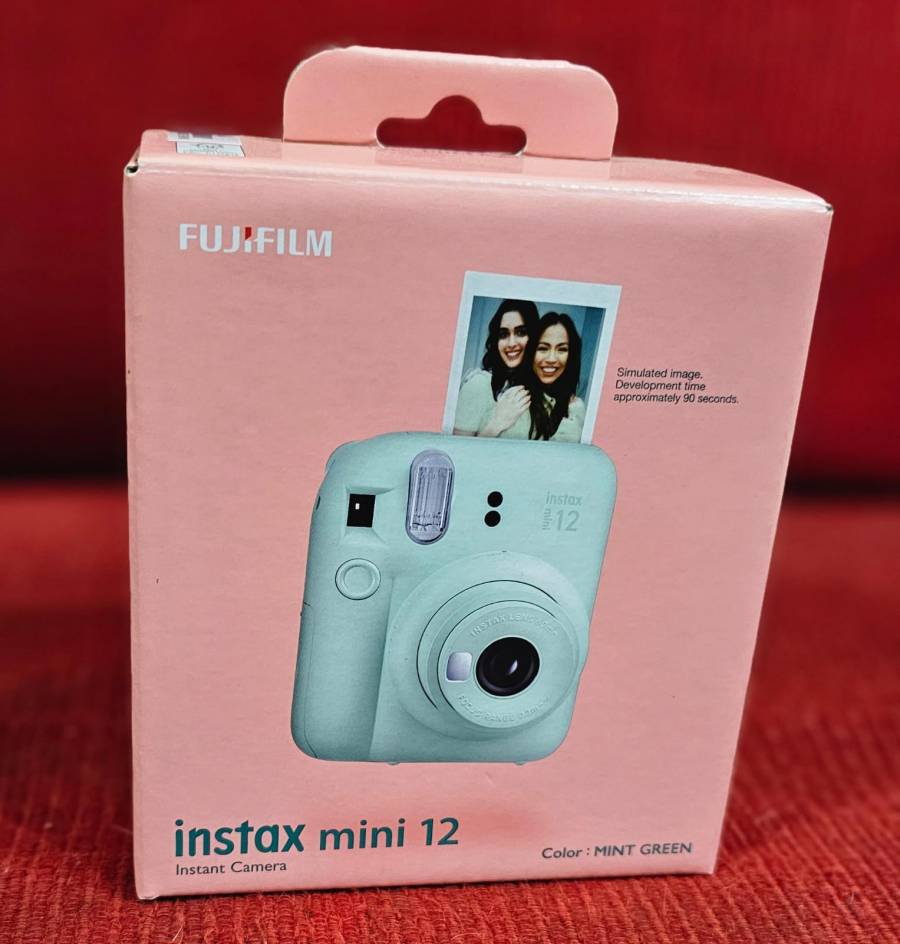 Gana una Cámara Instantánea Instax Mini 12 con el Diario Contra Réplica y Fujifilm