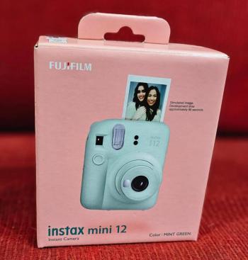 Gana una C&aacute;mara Instant&aacute;nea Instax Mini 12 con el Diario Contra R&eacute;plica y Fujifilm