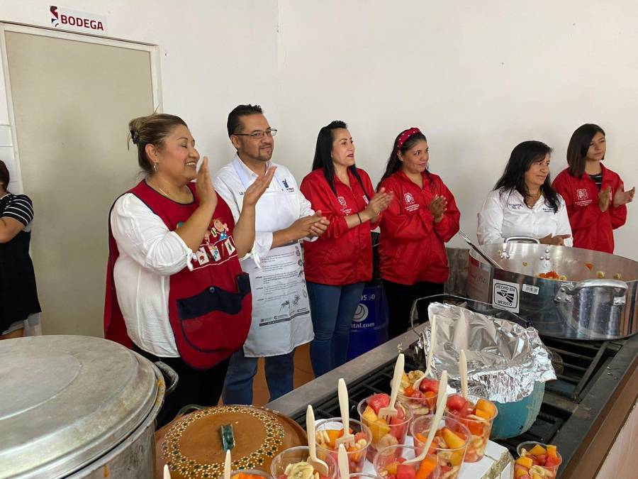 DIF de San Luis Capital entrega paquetes alimentarios a más de 500 niños en La Pila