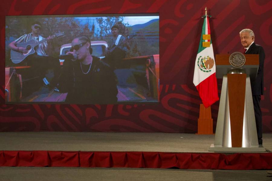 AMLO intercede por Yaritza y su esencia; pide que la perdonen; cantar&aacute; en la noche mexicana
