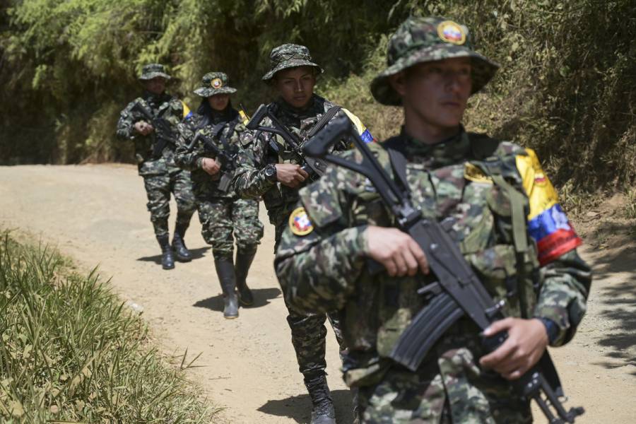Disidencias FARC y Gobierno de Colombia se reúnen con miras a pactar la paz