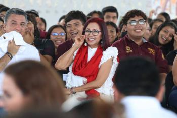 Leticia Ramírez visita escuelas públicas para exponer contenidos de nuevos Libros de Texto Gratuitos