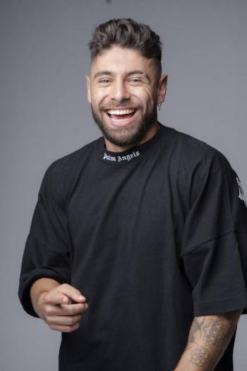 Beta Mej&iacute;a, el exitoso deportista que incursiona en el stand up comedy en EE.UU