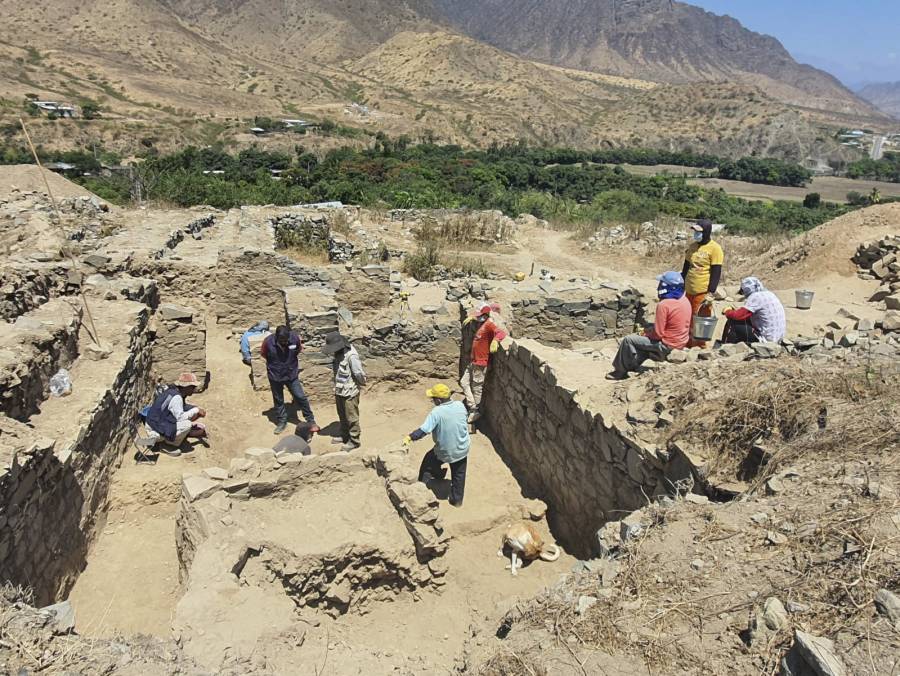 Descubren en Perú sitio arqueológico prehispánico dedicado al culto de ancestros