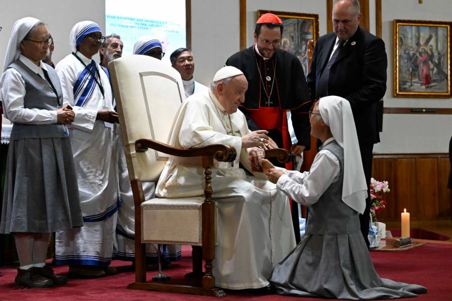Chinos viajan a Mongolia para ver al papa pero temen represalias a su regreso