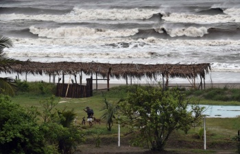Dos tormentas tropicales emergen en el Atl&aacute;ntico: 
