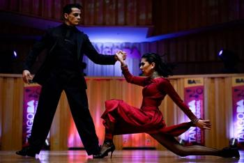 Pareja argentino-brasileña gana mundial de tango de Buenos Aires