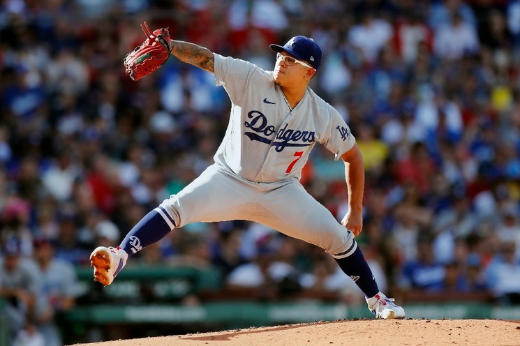 Julio Urías, lanzador de los Dodgers, arrestado por acusaciones de violencia doméstica