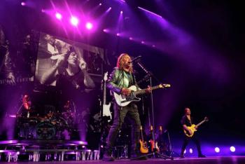 Man&aacute; recuerda a una de las v&iacute;ctimas de Uvalde durante concierto en Texas