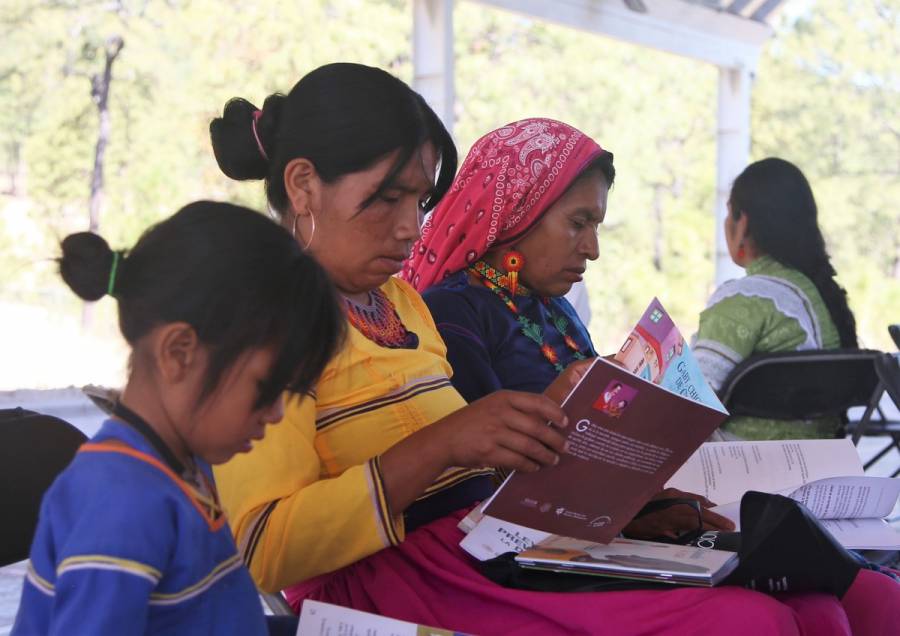 Transporte, escuela y trabajo, espacios públicos donde mujeres indígenas son más discriminadas